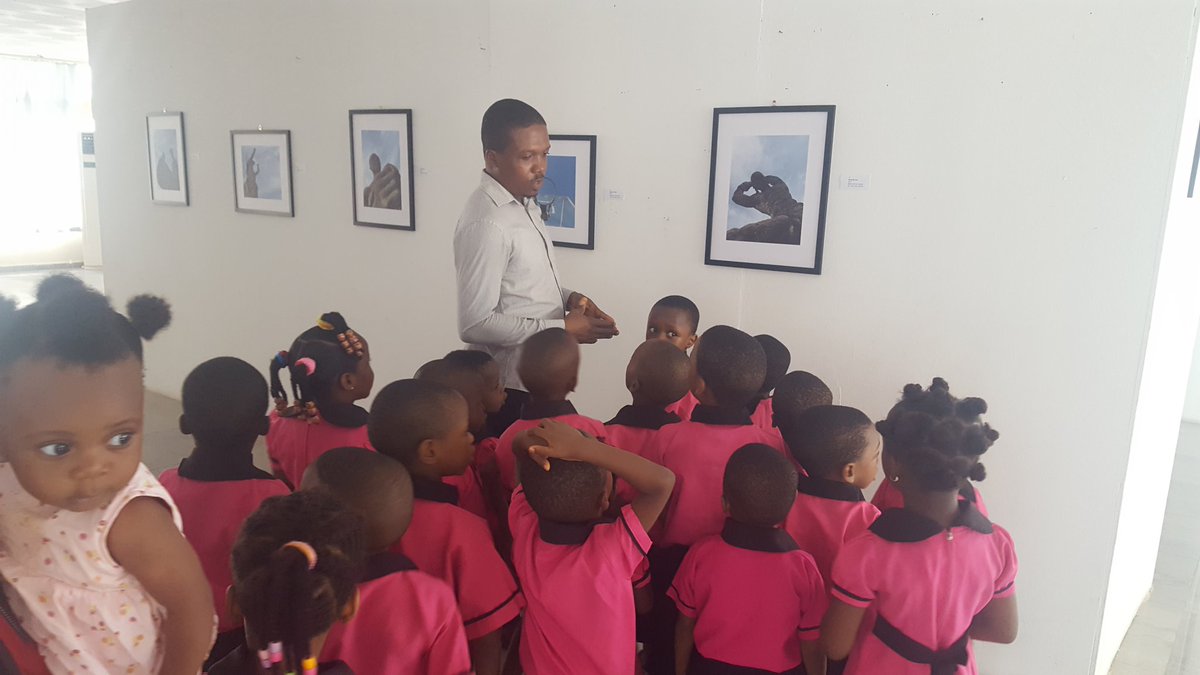 IMuoneme's tweet photo. We had some interesting young people in the gallery today.
Nursery 1, 2 and 3 pupils from Wiseminors Academy, Enugu joined us for a gallery tour and discussion.

It was a fun experience for both the pupils and their tachers as they were given tours round our gallery spaces. https://t.co/DaSqvgp70N