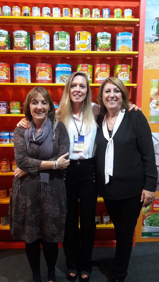 AliciaCiciliani's tweet photo. Acompañamos al gobernador @MiguelLifschitz y a la intendenta @MonicaFein en la última jornada de #FIAR2019 🌍, la feria de la alimentación más importante de Latinoamérica. Hoy, hasta las 19 en Metropolitano, podés conocer lo mejor de la industria de la región. https://t.co/Ad37nmRwvL