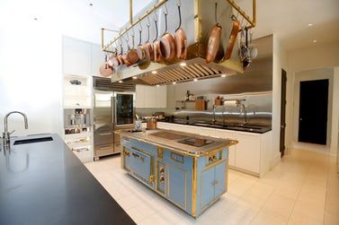 dmnfood's tweet photo. A $75,000 stove? This thing is amazing. Go inside @carydeuber and @MarkDeuberMD's Preston Hollow mansion. https://t.co/Hd5auwVw3Z https://t.co/dBa5krjTqS