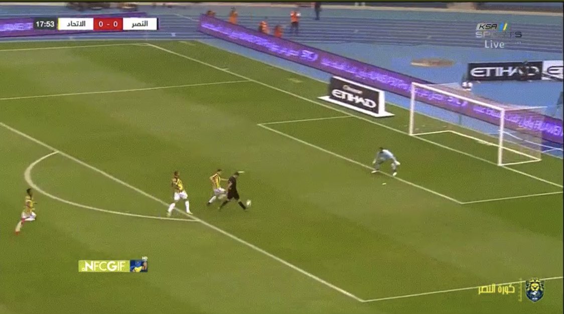 FF_Alhumaidani's tweet photo. آه بس لو حطها ارضي كان تغيرت الموازين 💔
#الاتحاد_النصر https://t.co/m3LfEcLngE
