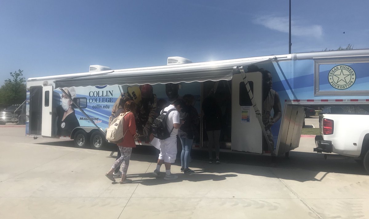 CounselingNorth's tweet image. Thank you @collincollege for spending the day @McKinneyNorthHS!  73 seniors completed applications and now have a plan in place for next year!  The future is looking bright!