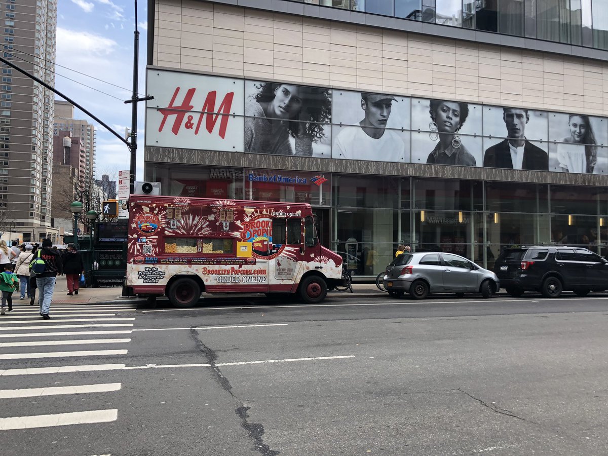 NYCRobyn's tweet image. How is this @BrooklynPopcorn allowed to idle it’s engine all day and night and block traffic on East 86 street @East86th @NYPD19Pct @NYCMayorsOffice @NYCMayor quality of life laws please #noisepolution #fumes.