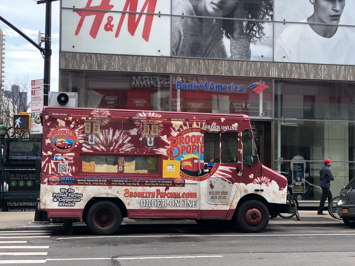 NYCRobyn's tweet image. How is this @BrooklynPopcorn allowed to idle it’s engine all day and night and block traffic on East 86 street @East86th @NYPD19Pct @NYCMayorsOffice @NYCMayor quality of life laws please #noisepolution #fumes.