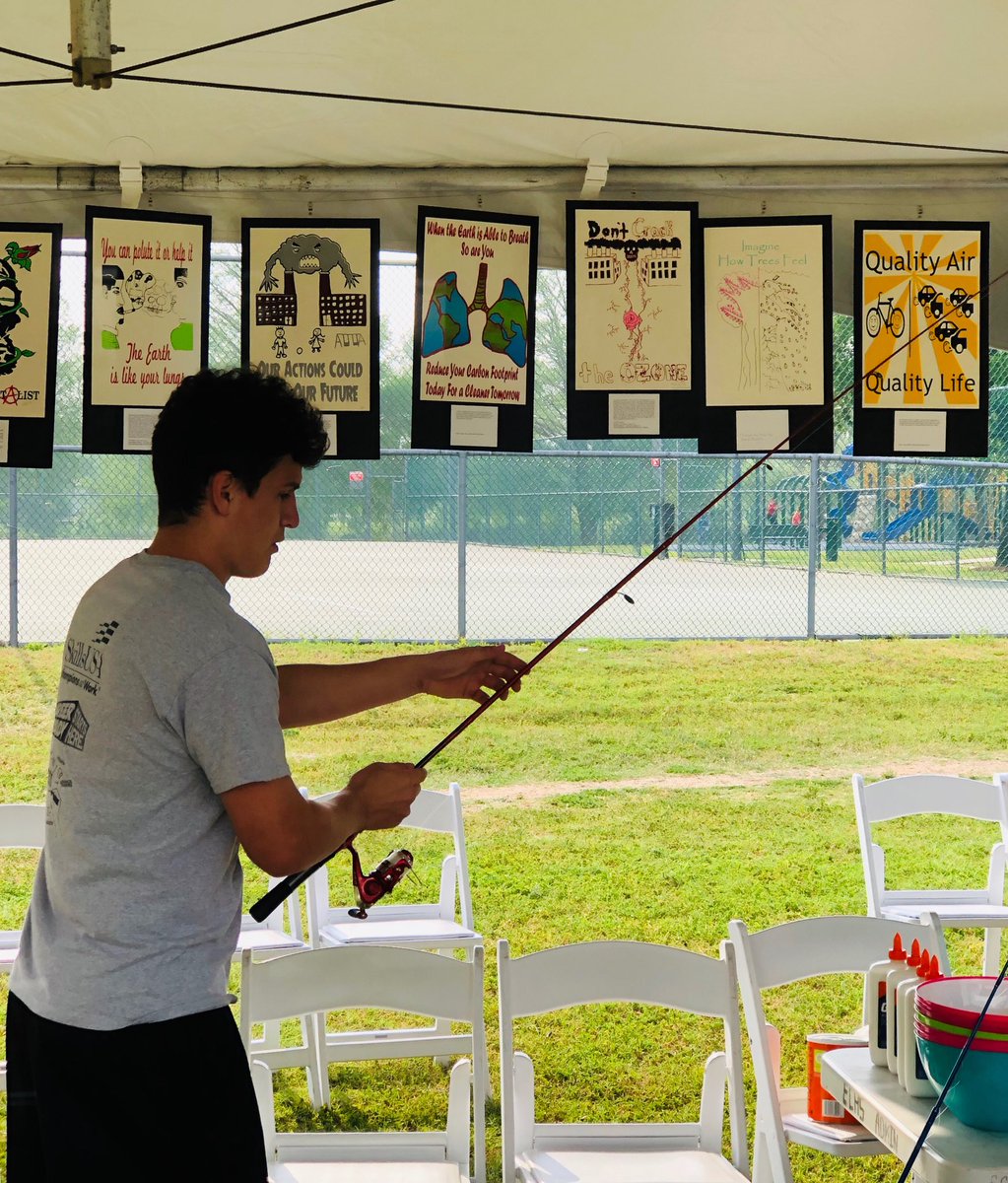 PattyKingsway's tweet photo. A lot happening in the kid zone #EarthDaySA #AirQualityPrints from ⁦@MillersEcology⁩ ⁦@WestsideDevCorp⁩ ⁦@CTELAWHORNETS⁩ ⁦@ECHShornets⁩ ⁦@hornetyrbk⁩ #ServiceLearning #ParkPlace ⁦@RebeccaViagran⁩ #ECProud! https://t.co/ZrnH6l4tOX