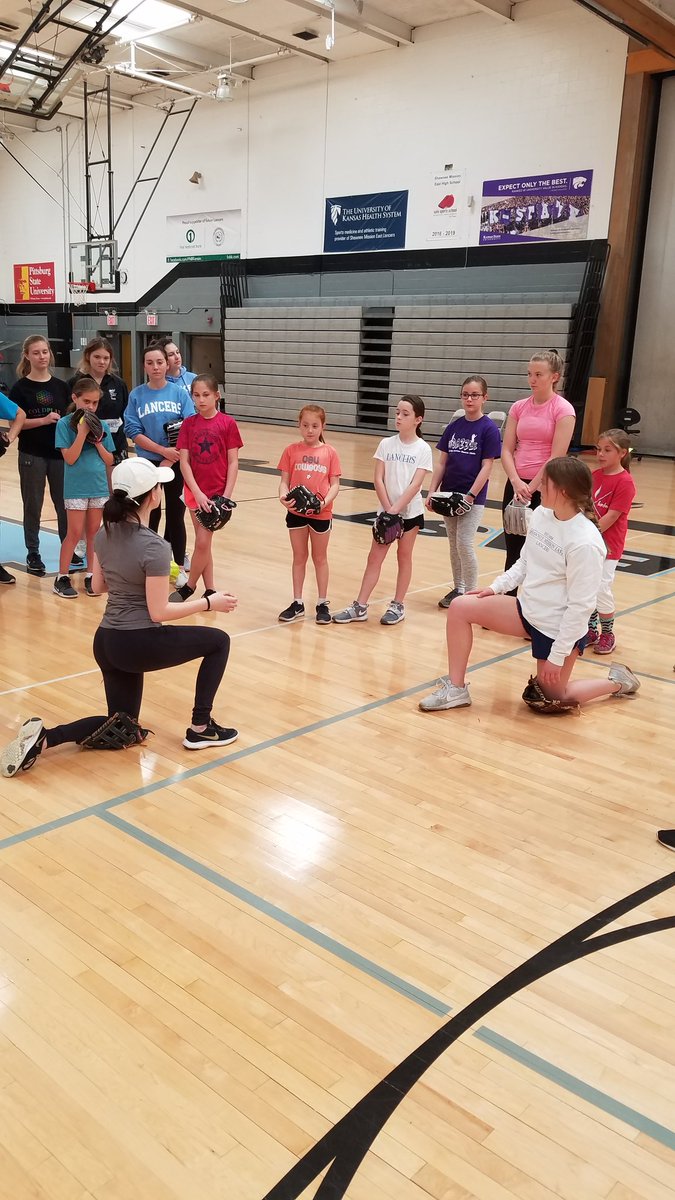 smesoftball's tweet photo. Lancer Softball Clinic 2019!#hitcatchthrow https://t.co/r9Djzq5aHp