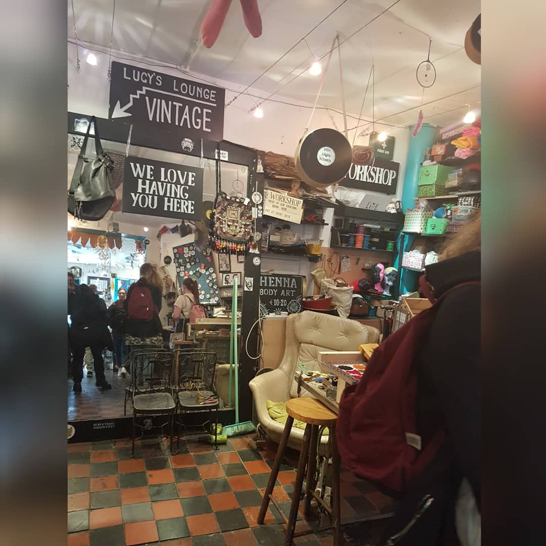 HelensRocks's tweet photo. This was done at Dublin Vintage Factory, Templebar, Dublin, Ireland ๐ฎ๐ช
#HelensRocks #Travel #Elephant #InHerMemory #Cancer #Vintage #VintageShop #Dublin https://t.co/oVHZXsR2FM
