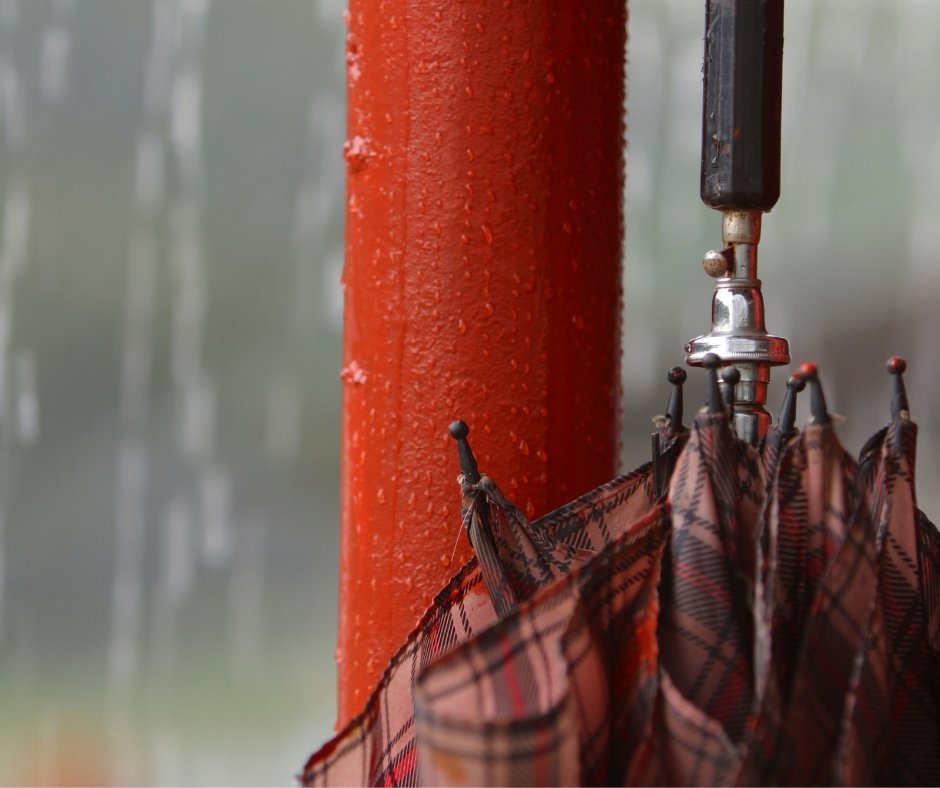AntietamInsure's tweet photo. From car accidents to lawsuits due to injuries on your property, life is full of unexpected rainy days. The liability coverage offered by your home and auto insurance may not be enough. See how easy it is to get umbrella insurance! (301) 733-0895 https://t.co/AaxKwot8o7 https://t.co/uzPnzXtQpR