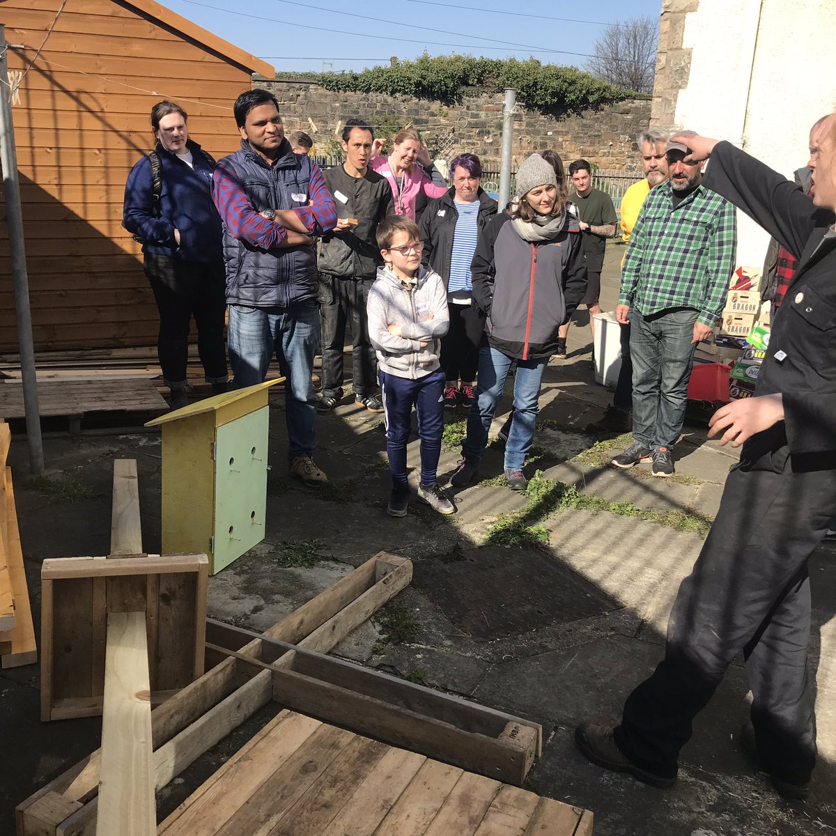 edintoollibrary's tweet photo. Shed fit-out, 6 chairs, a picnic table, a bench, a bird box, bird feeders, a raised bed and a great big bloody hole! Amazing efforts from our #volunteerbuild #tooligans today. 👏👏👏👏🛠💪❤️ https://t.co/1gemx5k41S