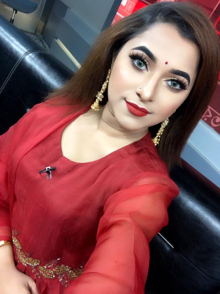 saniasliza's tweet photo. Watch me live Now on #DBC_News .. 🙂 https://t.co/Syw33PIRxF