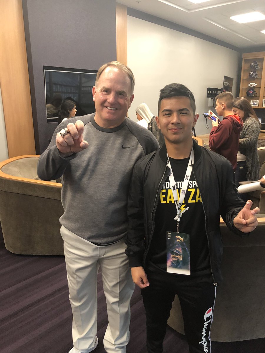 JoeBlackddlm's tweet photo. Dylan with TCU Horn Frogs head Coach Gary Patterson
. β‘οΈ7on7 TEAM ZAPβ‘οΈ
In The Bolt We Trust!
#slotreciever
@7on7fd @Footdoctor_Mata
@PGreyhoundsbaby
@JXAthleticPerf1
@moya_leroy
@O_Farrell8
@7on7Fd
@version2media https://t.co/QIata5K5LE