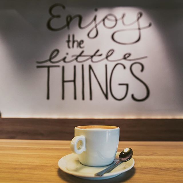 coffeisseur's tweet photo. Pause for a moment; Enjoy the little things 👌☕️
#littlethings #details #advice https://t.co/Pf293NE5in