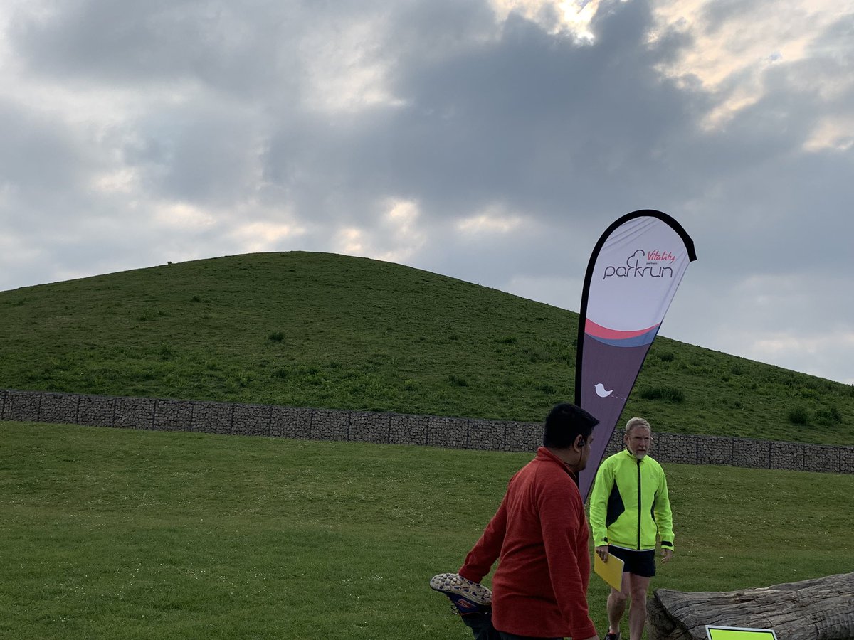 WhortonTraining's tweet photo. Another great parkrun, albeit a little colder than I was expecting! Always wanted to check out the hills next to the A40 not realising they have a parkrun there, now I have! Another thing ticked off the list ☺️ #parkrun #northalafields https://t.co/yLmmGMK50F