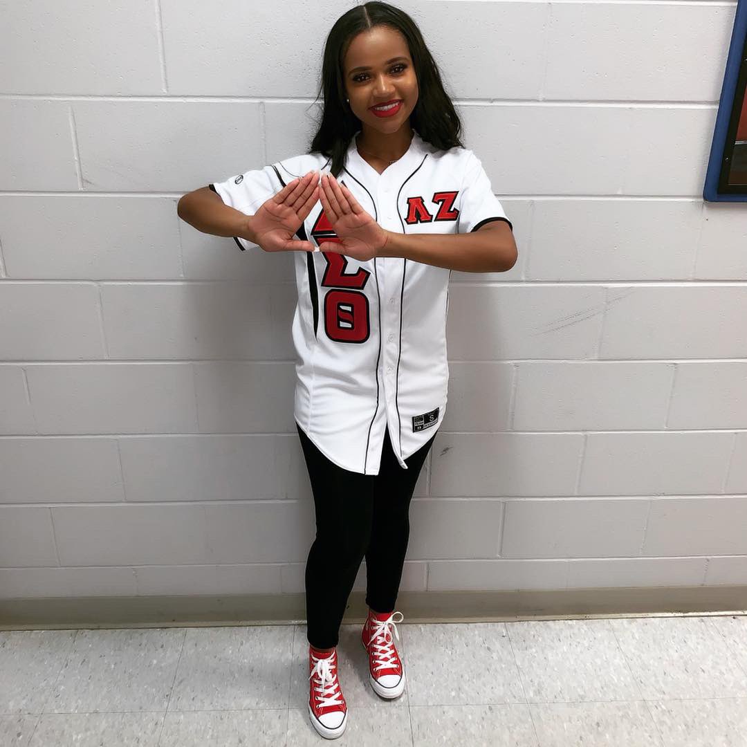 Ariyana_Renee's tweet photo. Allow me to reintroduce myself 🔺 #LegendaryLZ #Sweet16 https://t.co/JoahkzPkRG