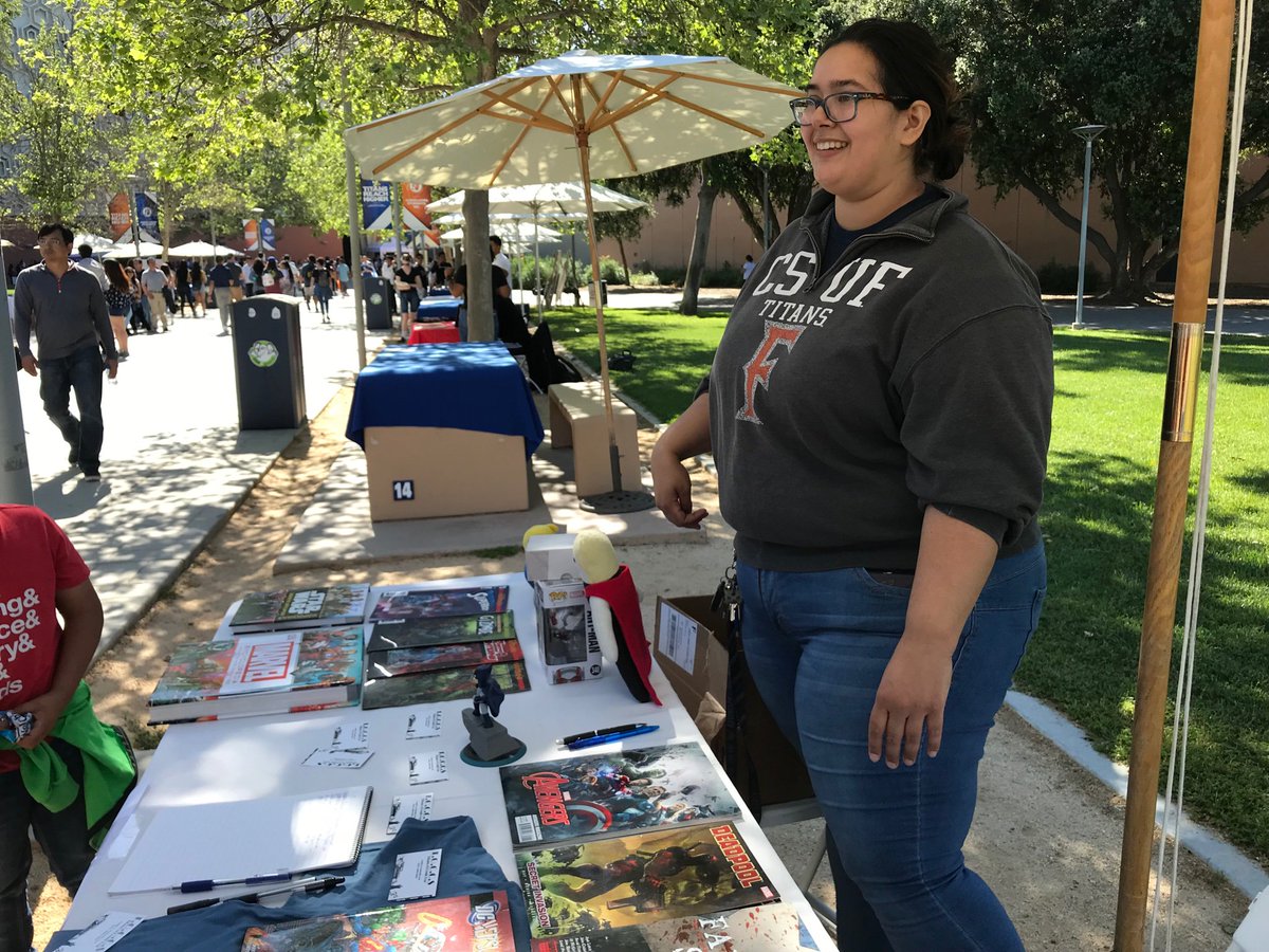 ToCCS_CSUF's tweet photo. Our Commander-in-Chief Michelle welcoming the Freshman to CSUF - if you happen to be on campus, come visit and help promote the Titans of Comic Con!

#titansofcomiccon #csuf https://t.co/slx26fdatf