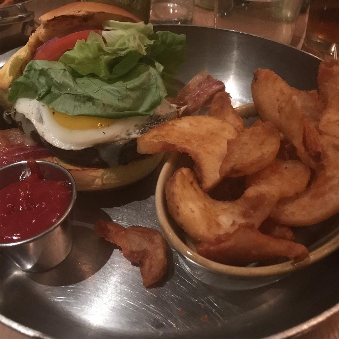 HamiltonKitchn's tweet image. Burgers are a classic for a reason, and we make them extra special with add ons! 🍔

📷: @mandiemoore28