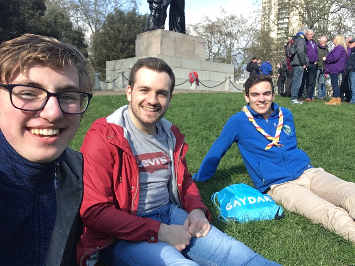 benedictjlong's tweet photo. An update on #cakerun from Hyde Park Corner earlier: @MrMattyLo @JakeOrros resting from the hard task of eating lots of🧁🍰 @monopoly_run, great to see you👊 (@CCHertsScouts recognise these guys?😂😂) https://t.co/tIMfcLzRKn