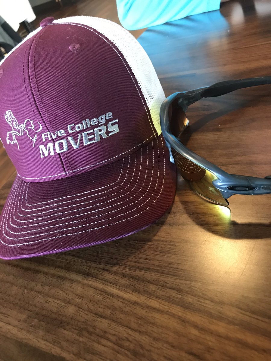 EliSlovin's tweet photo. Always repping @5CollegeMovers https://t.co/ahkAoEES6F