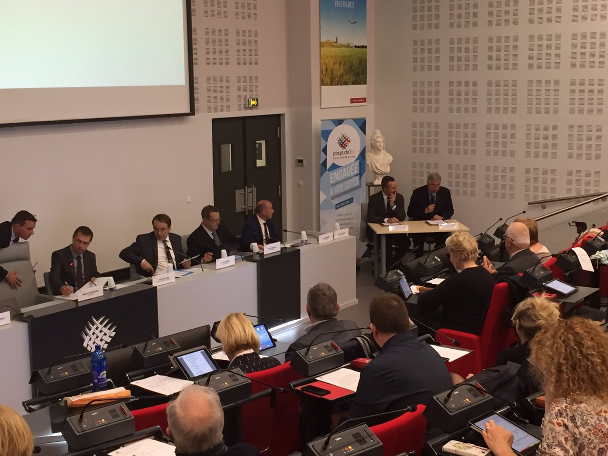 34FFB's tweet photo. Convention de bonnes pratiques pour les marchés publics
#ffb34 #paysdelor
Signature par S Rossignol et T Ducros https://t.co/GfxAWshwTX