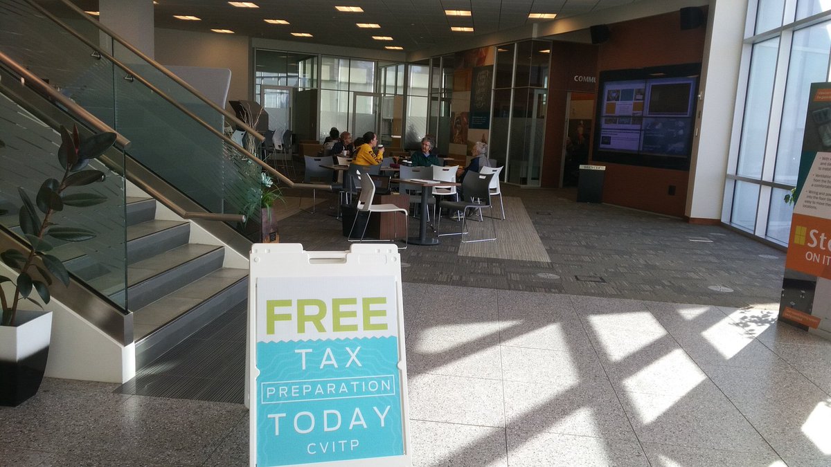 DreverSusan's tweet photo. CRA free tax prep clinic for low income earners is popular today at the Synergy Centre in Lloydminster  30+ returns already prepared today.  Thank you to all the accounting volunteers. https://t.co/cbragFSiKM