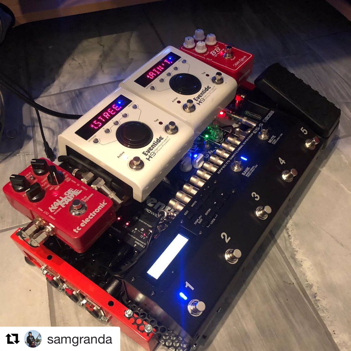 @samgranda
・・・
My second Little board Based on the Big one i made couple months ago. running 2 H9s One is the max and the core version and i'm sharing the algorithyms which its so cool.
#templeaudiosolo18 #eventideh9 #eventide #bosses5 #bbpreamp #halloffamereverb  #minixvolume