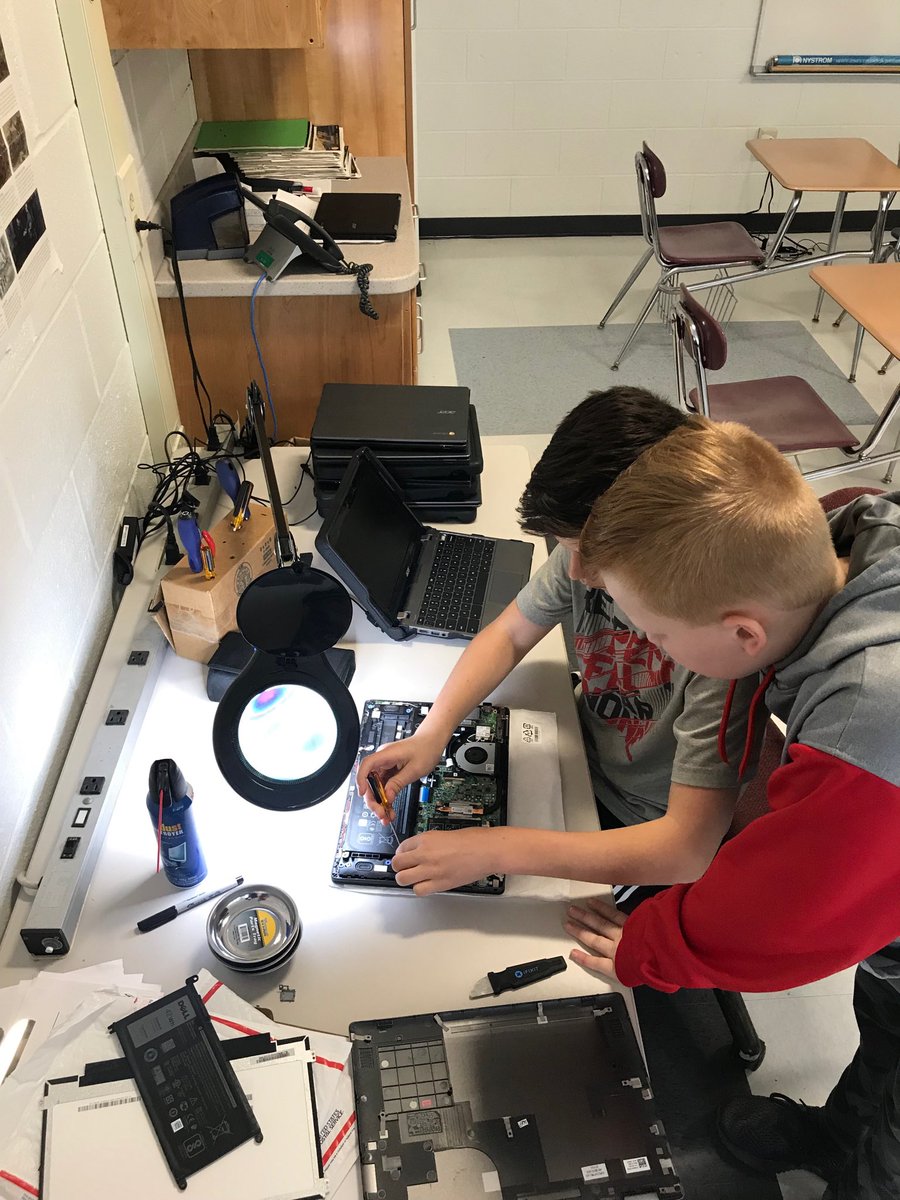 MHMSFinney's tweet photo. The ⁦@MapleHill_HS⁩ student help desk had a busy week. They replaced screens, pc batteries, and they used their skills to deal with software issues. Very impressive group of students. ⁦@TechNCSS⁩ https://t.co/MfowbWVagR