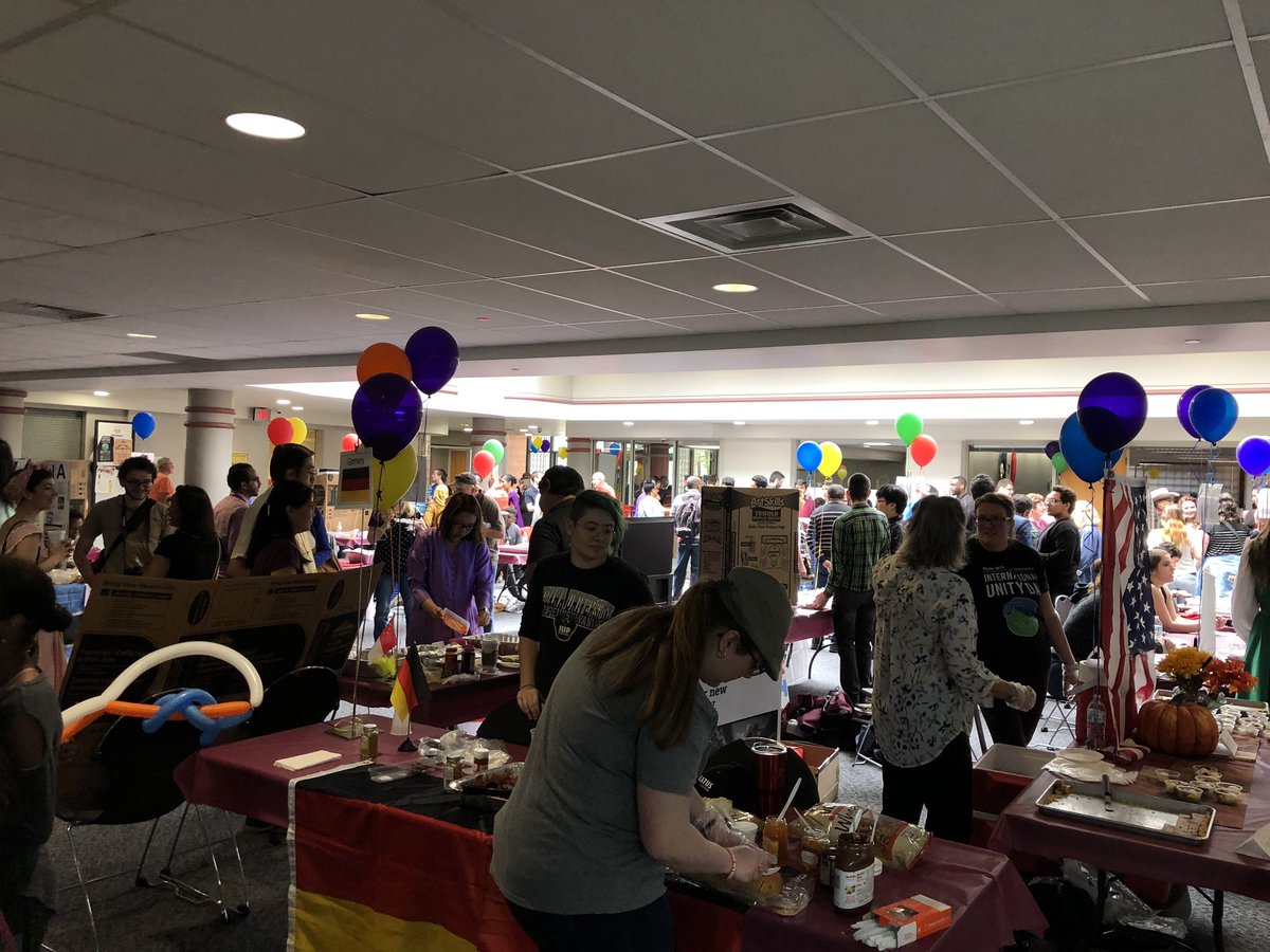 PresDriscoll's tweet photo. This is how people from around the world come to the table TOGETHER to learn, grow, and eat! #iupunityday #IUPproud #IndianaProud https://t.co/7xqeEjNvYn