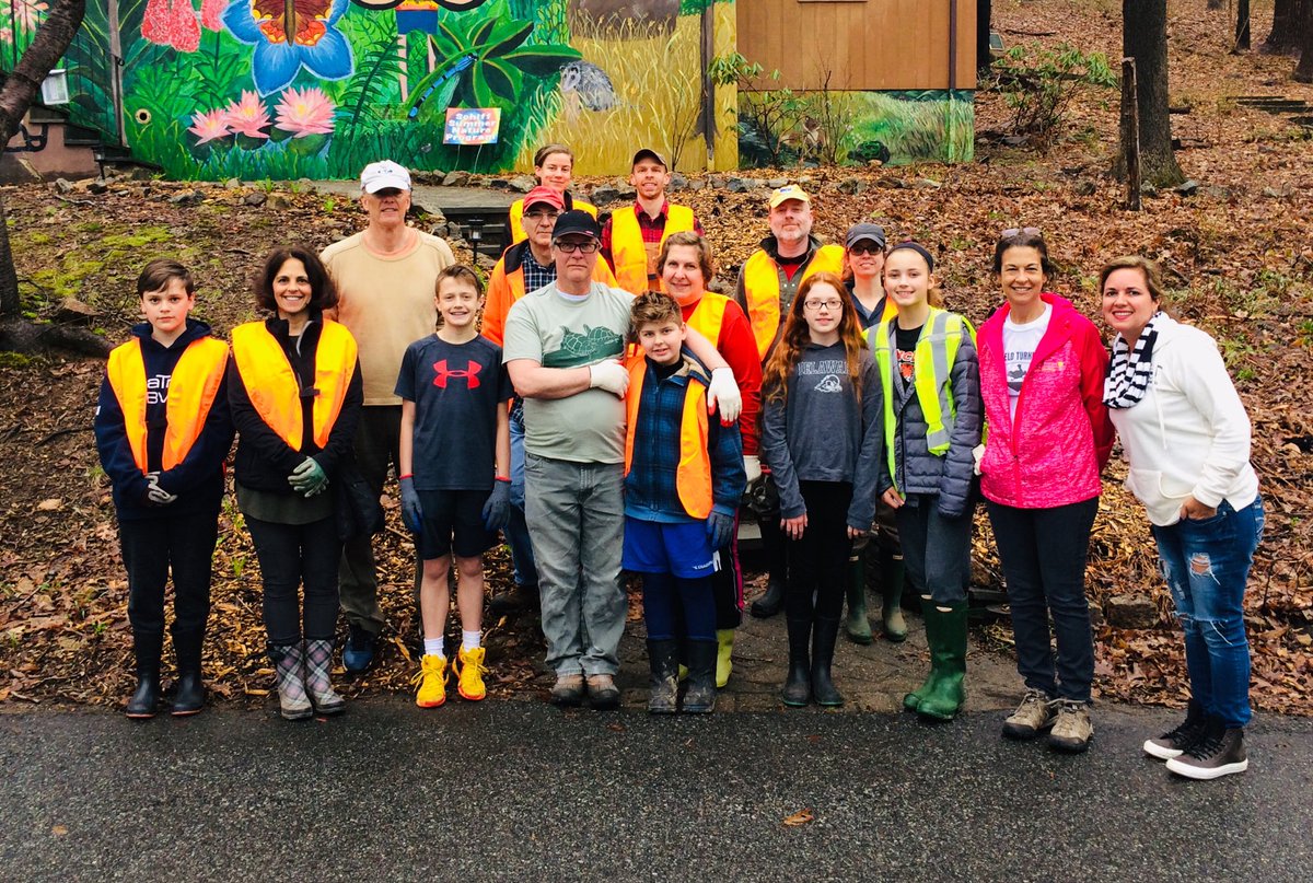 duarte4mendham's tweet photo. Thanks to all the volunteers who came out for an Earth Day cleanup in Mendham organized by โฆ@RaritanHWatersโฉ! #cleanstreams #RHAstreamcleanup #rivercleanup #conservationaction https://t.co/uyxn4qirYJ