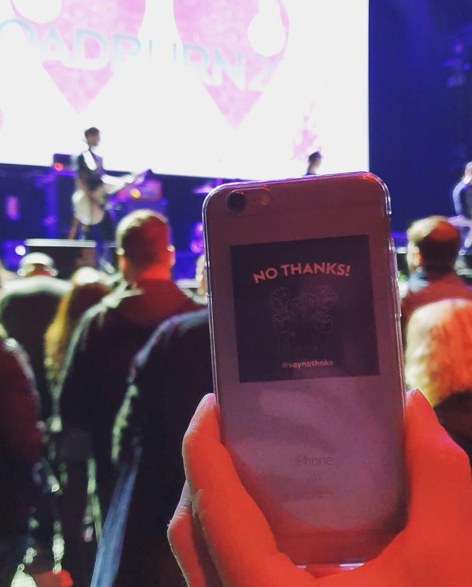 saynothnks's tweet photo. Een fijne en veilige festivalervaring voor alle bezoekers, in elk genre! Spot ons op dé aftrap van het festivalseizoen in Tilburg: 🖤@roadburnfest🖤 en #saynothanks tegen (seksueel) overschrijdend gedrag op concerten en festivals💞✊🏼✨ https://t.co/6fwV3Y9uEV