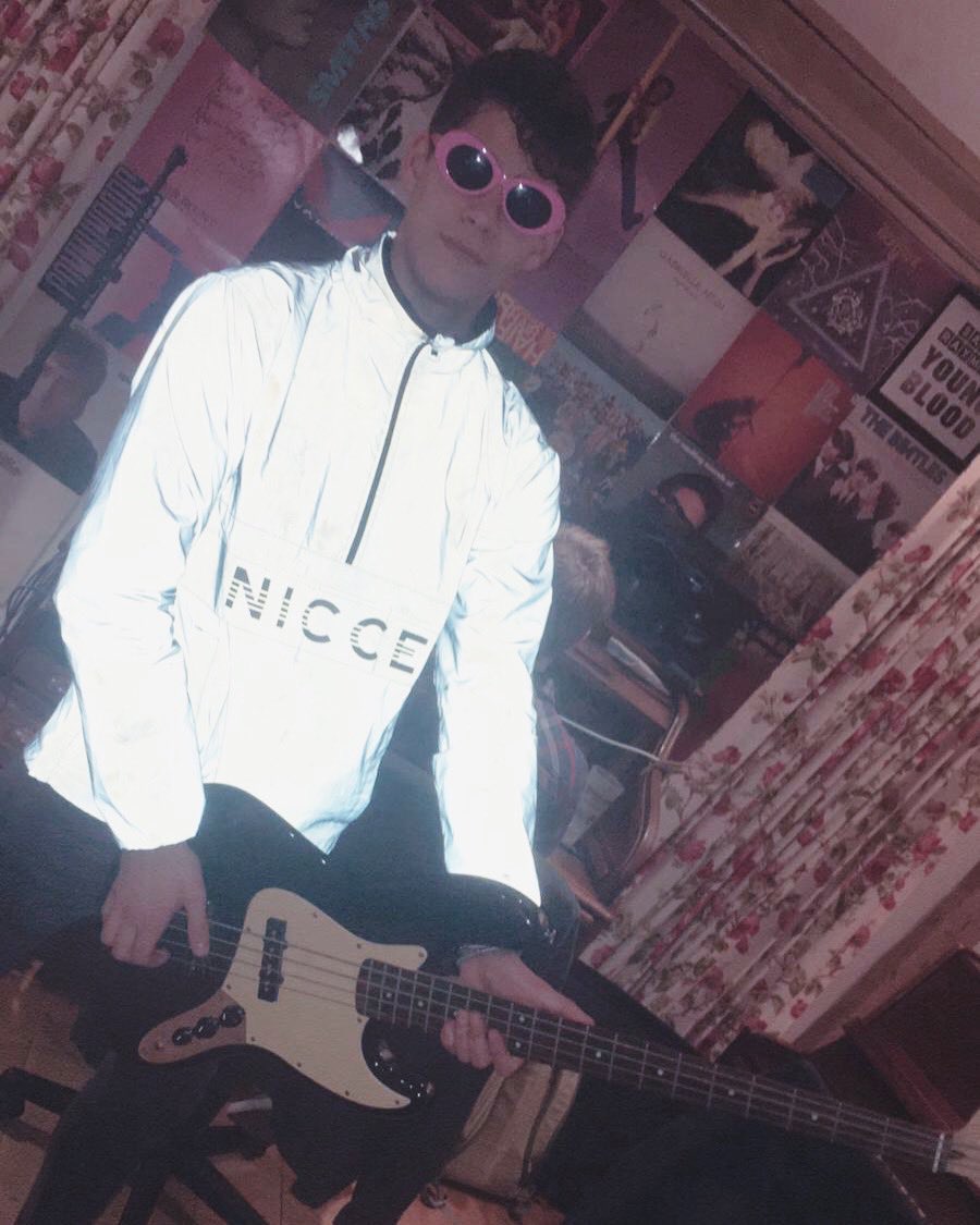 newrulestweets's tweet photo. A Bass, and yet not the bassist...#IWasGettingKindaUsedToBeingSomethingYouPlucked - A x https://t.co/U8NObKzy05