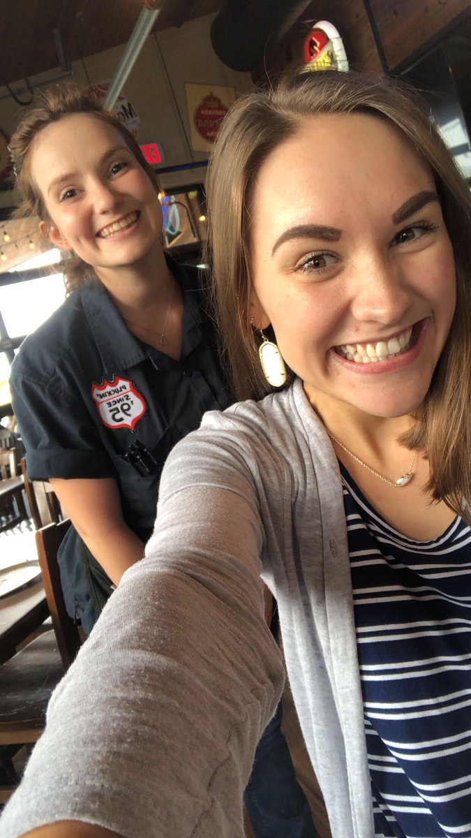 ashmasterz81's tweet photo. #ServerSelfie #Pluckers https://t.co/kukNiugoYd