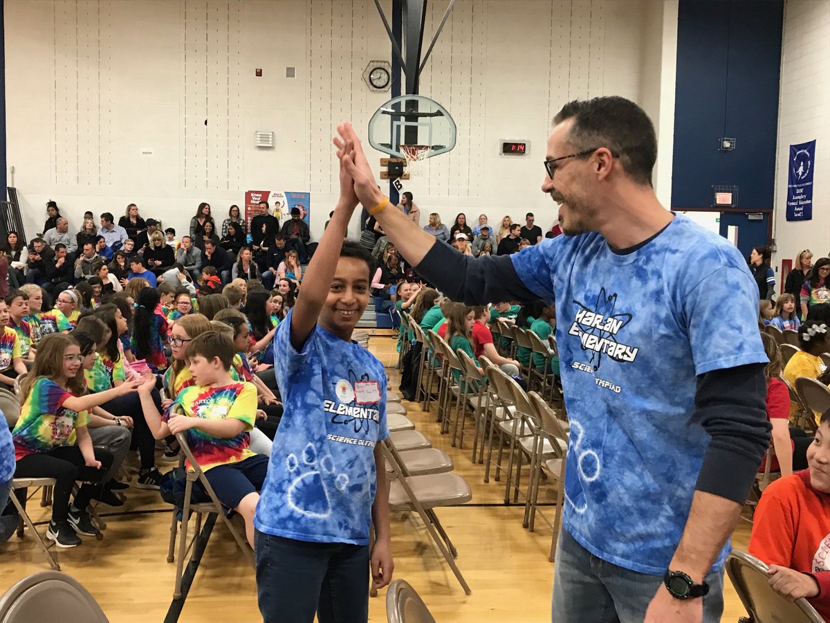 Positive energy in an electrically charged room of eager anticipation as students find out the results of their performance! ⁦@AlexAgius1⁩ ⁦<a href="/HarlanElem/">Harlan Elementary</a>⁩ ⁦<a href="/HarlanHeroes/">HarlanHeroes</a>⁩