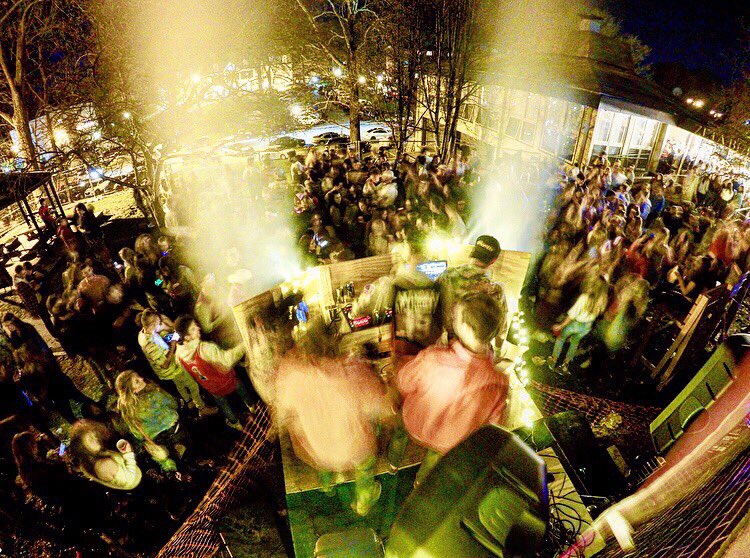 ZBTPurdueAA's tweet photo. Grand Prix has been huge so far, and Tahiti last night we no different. The DJs brought the 🔥and we all threw down 🌴 https://t.co/cuWiqDoPXF