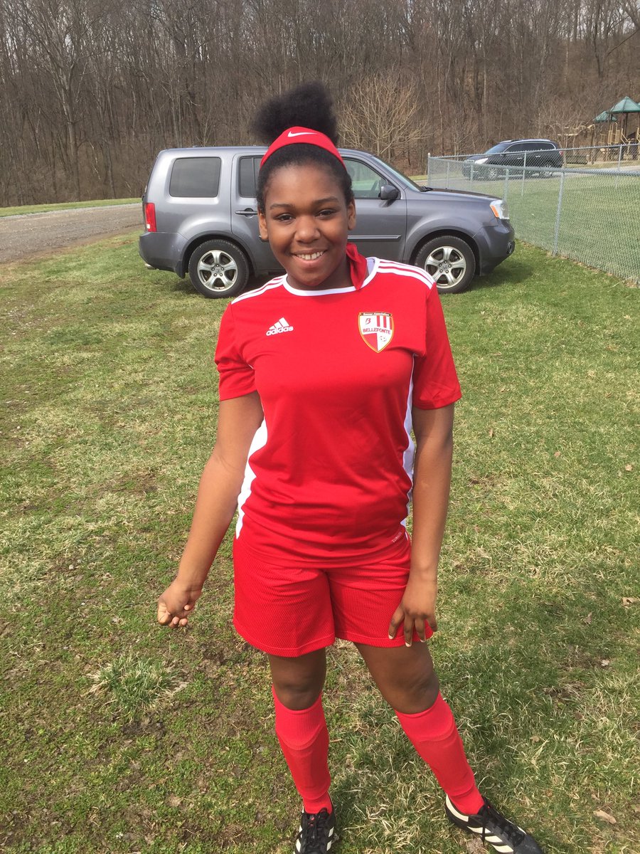 OGmrlodge's tweet photo. After playing 5 years of soccer Laura scored her 1st goal today! https://t.co/3TZxWMWXSJ