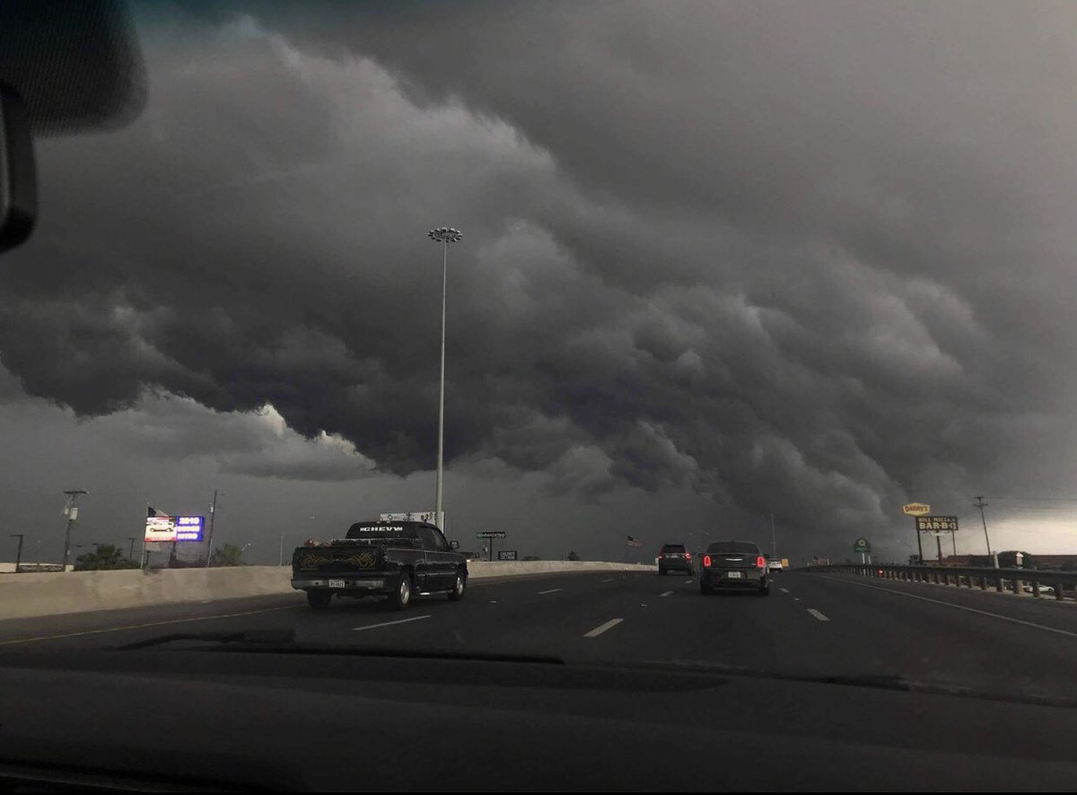 ssccofficial's tweet image. 1 hr difference! Texas bipolar af