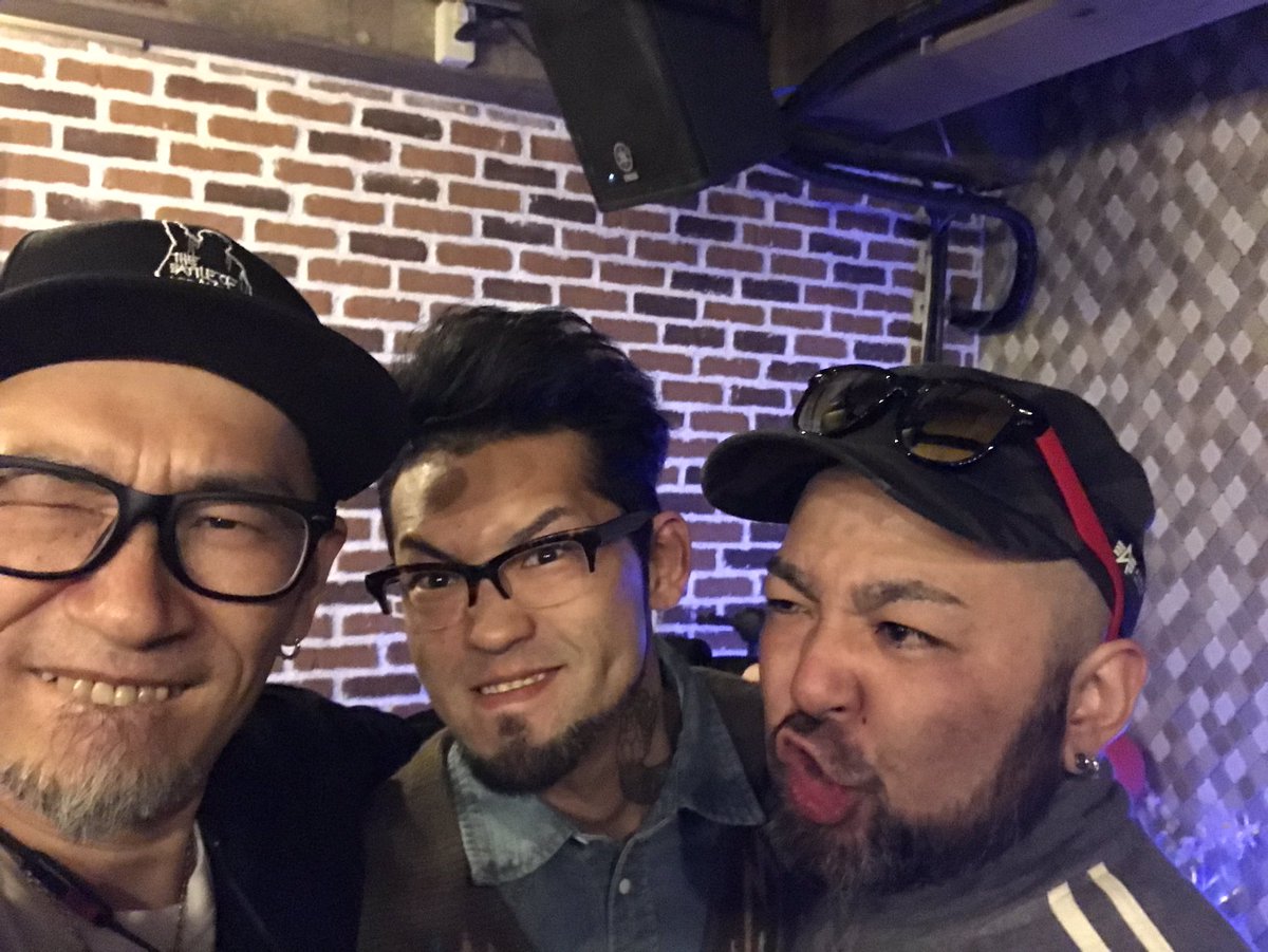 hide_41's tweet photo. 今日突然ピヨ彦がライヴに来てくれた！CDも買ってくれて本当に嬉しいなー！！こういう事をサラッとやる所が痺れる男よね☆
#ピヨ彦
#futetch
#Hide41 https://t.co/WedhoYxV4h