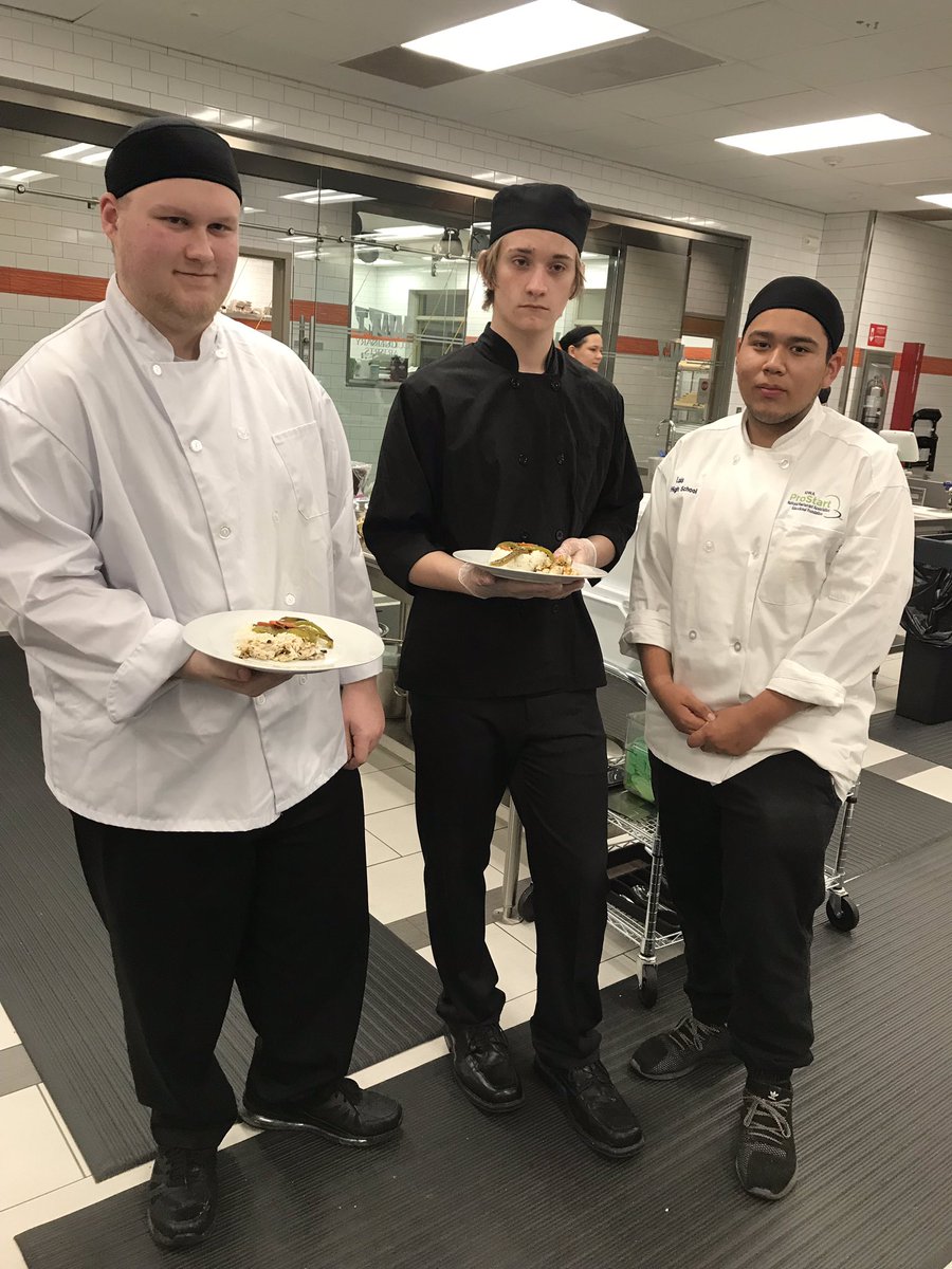 JoFredrikson's tweet photo. SCCSD culinary students participate in WITCC Skills Day. #sccsd #SCCSDCTE #CulinaryPathway #ProStart #FCS #IowaDepartmentOfEducation #IowaACTE #SiouxCityCareerAcademy #21stCenturySkills #CareerTechEd #AdvanceCTE #CTEworksforIA https://t.co/WVzeRoXsm6