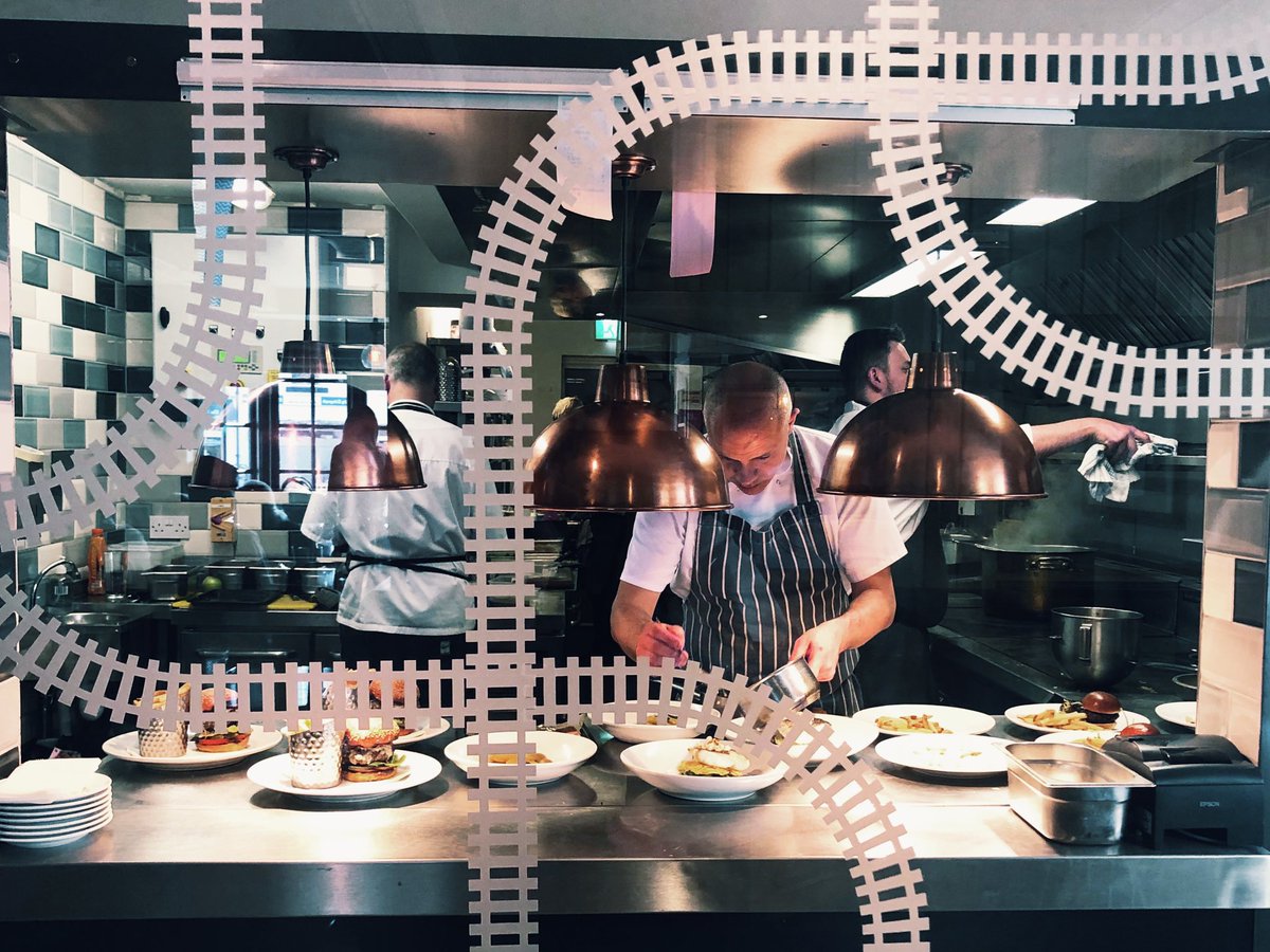 RailwayLowdham's tweet photo. In action... #saturdaynight #myfave #letsgo #teamsonfire #villagepub #openpass #lowdham https://t.co/wBvLXB2Nzs