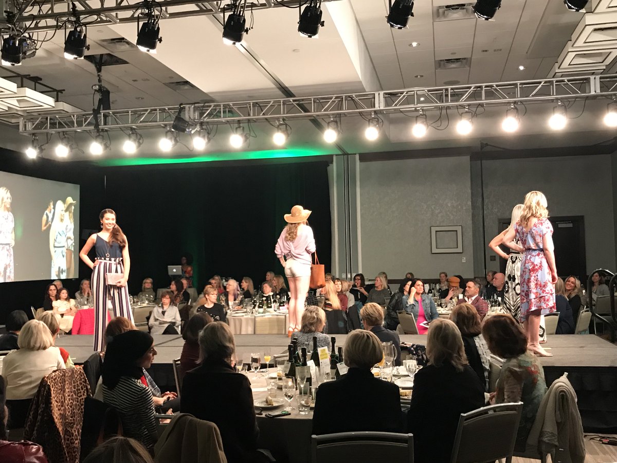 Lavender is another beautiful color that screams #spring fashion. <a href="/SomaIntimates/">somaintimates</a> <a href="/francescas/">francesca's®</a> <a href="/southdalecenter/">Southdale Center</a> #StyleEdina