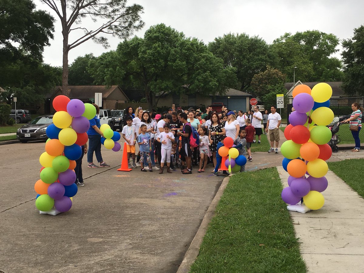 NELCFoundation's tweet photo. ππΌ Thank you ππΌ to all the @NeffECC families, school staff, vendors, and volunteers that made #runforneff happen today. We couldnβt have done it with you! https://t.co/Vx4P407G6M