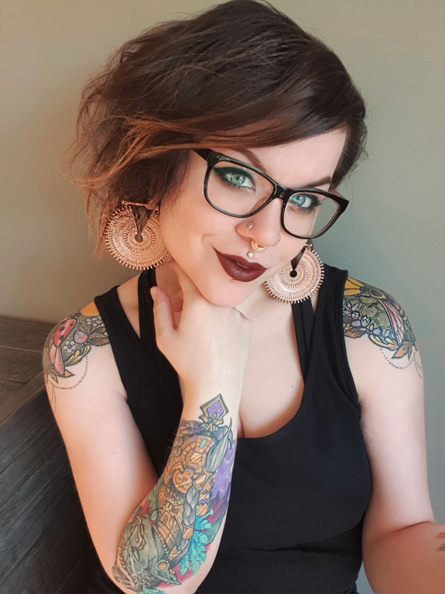 MariKrokstad's tweet photo. Haven't taken a decent selfie in like...2 years. I don't hate it.
My piercing jewelry setup is almost complete, just waiting for my rose gold seamrings for my coinslots! ๐โจ#piercing #legitpiercing #bodymod #coinslots #earweights #modifiedwomen https://t.co/rUKgSiFc2x