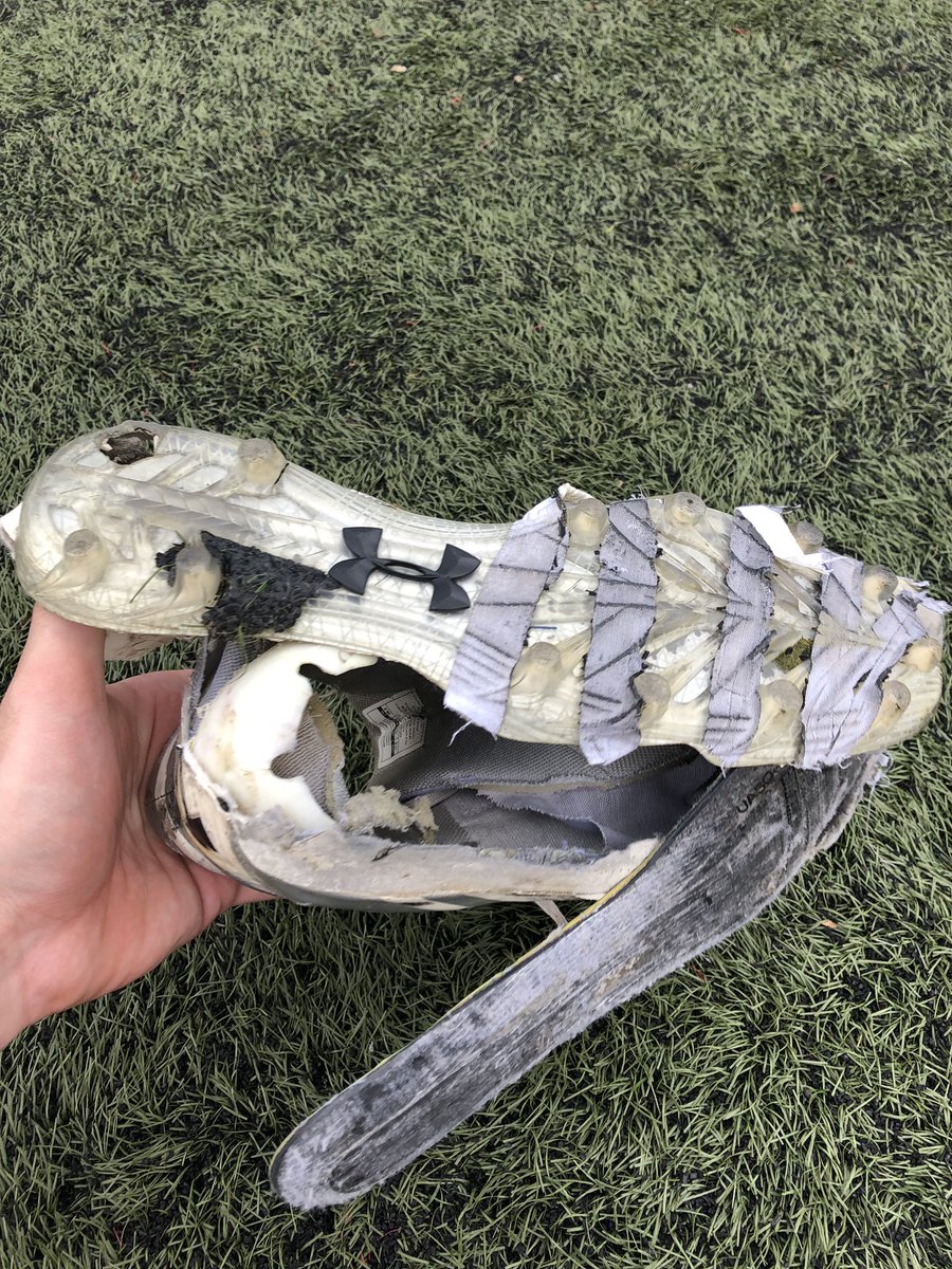 rileytrey21's tweet photo. Used to mess with @UnderArmour 😕 might have to get @adidasfootball next time 🤷🏽‍♂️ https://t.co/uAAWYLZQFK