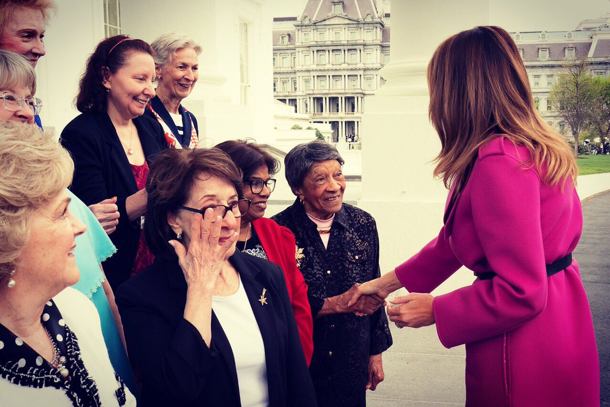 FLOTUS45's tweet photo. So grateful to all the @WhiteHouse volunteers who give their time &amp; talent helping in so many ways.  Thank you for all you do! #VolunteerWeek https://t.co/mi53Cd7KvX