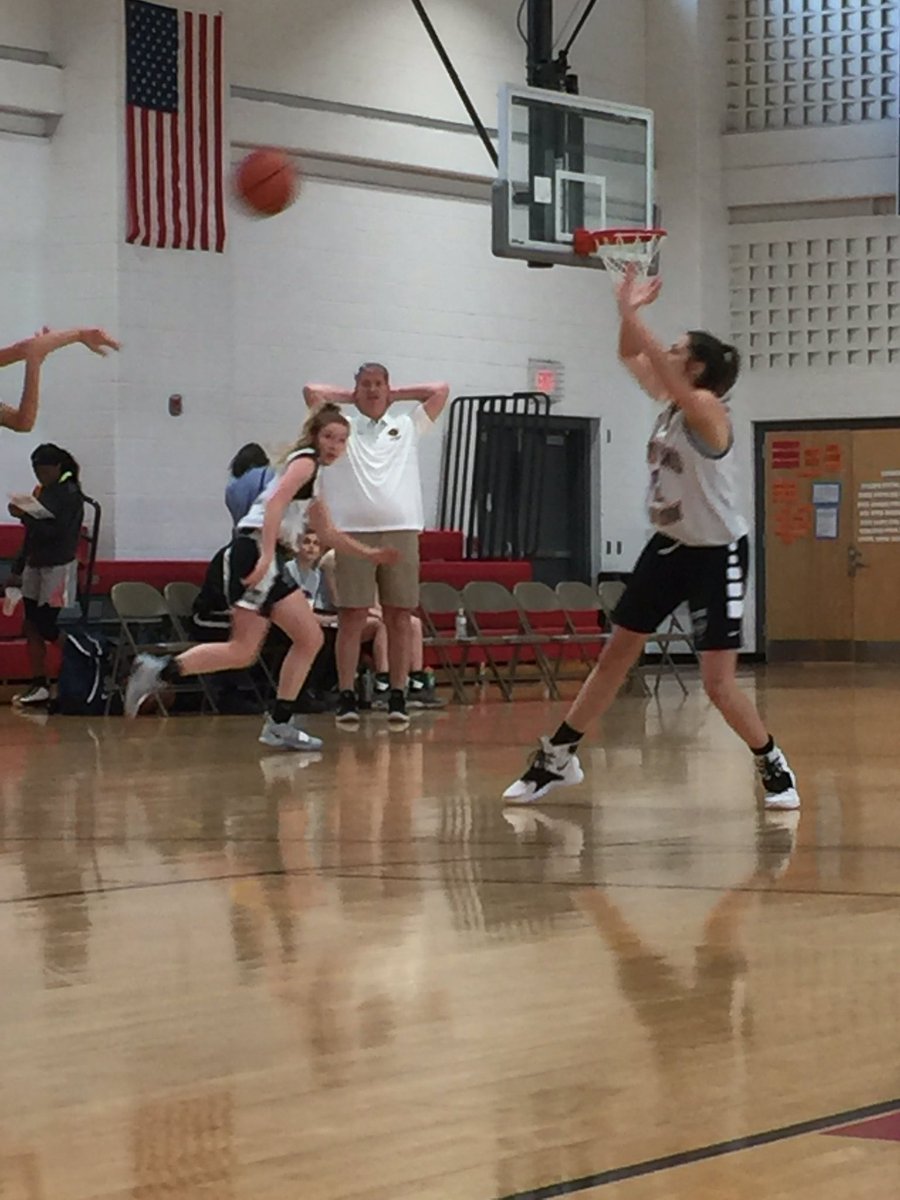 Always a treat to see the <a href="/THuerter/">THuerter</a> coached <a href="/TheCityRocks/">CityRocksBasketball</a> 16u team. Great talent across the board as they lead the NJ Panthers 22-8 early with 6’2” Olivia Olsen ‘21 dominating the paint with 11 points so far. <a href="/Cityrocks_DNA/">The Girls Hoop Guru</a> <a href="/livolsen31/">olivia olsen</a> <a href="/NiskayunaCSD/">NiskayunaCSD</a>
