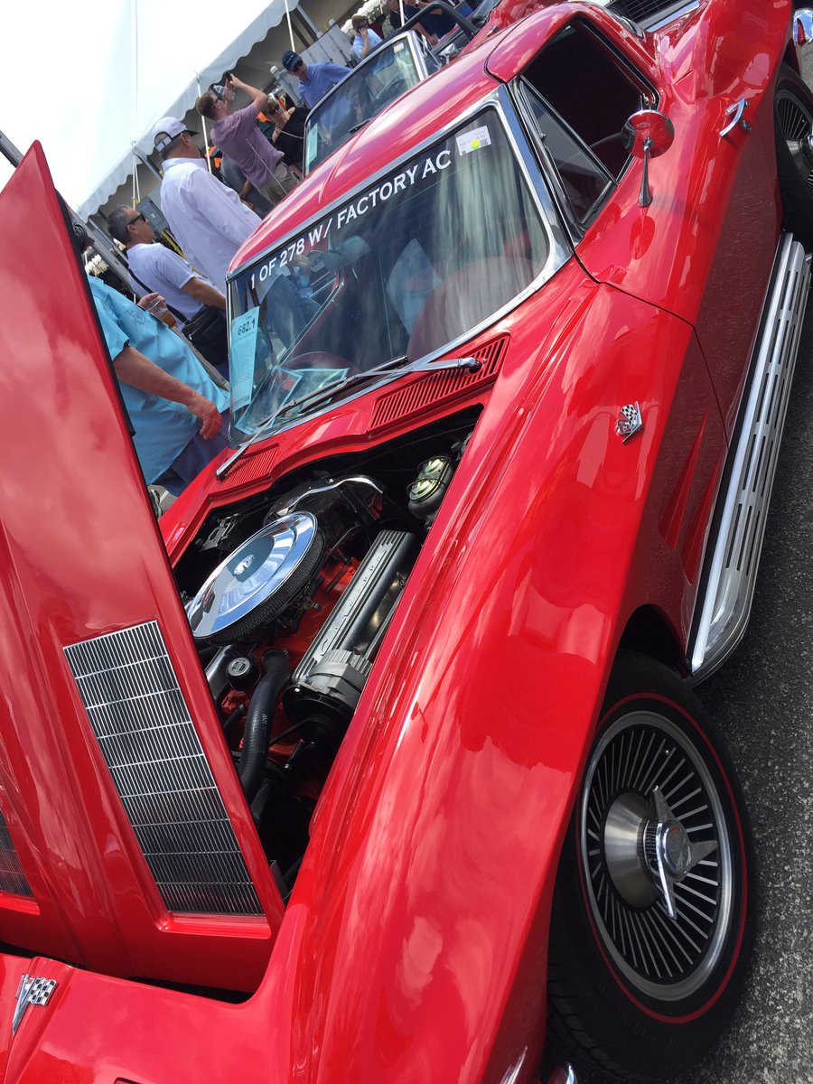 tweetAprilRose's tweet photo. Here’s an up close #BarrettJacksonNOW look for @harrisxu45 on that beautiful ‘63 split window 🙏🏻🙌🏻 lot #682.1 https://t.co/V8P6WfM7yW