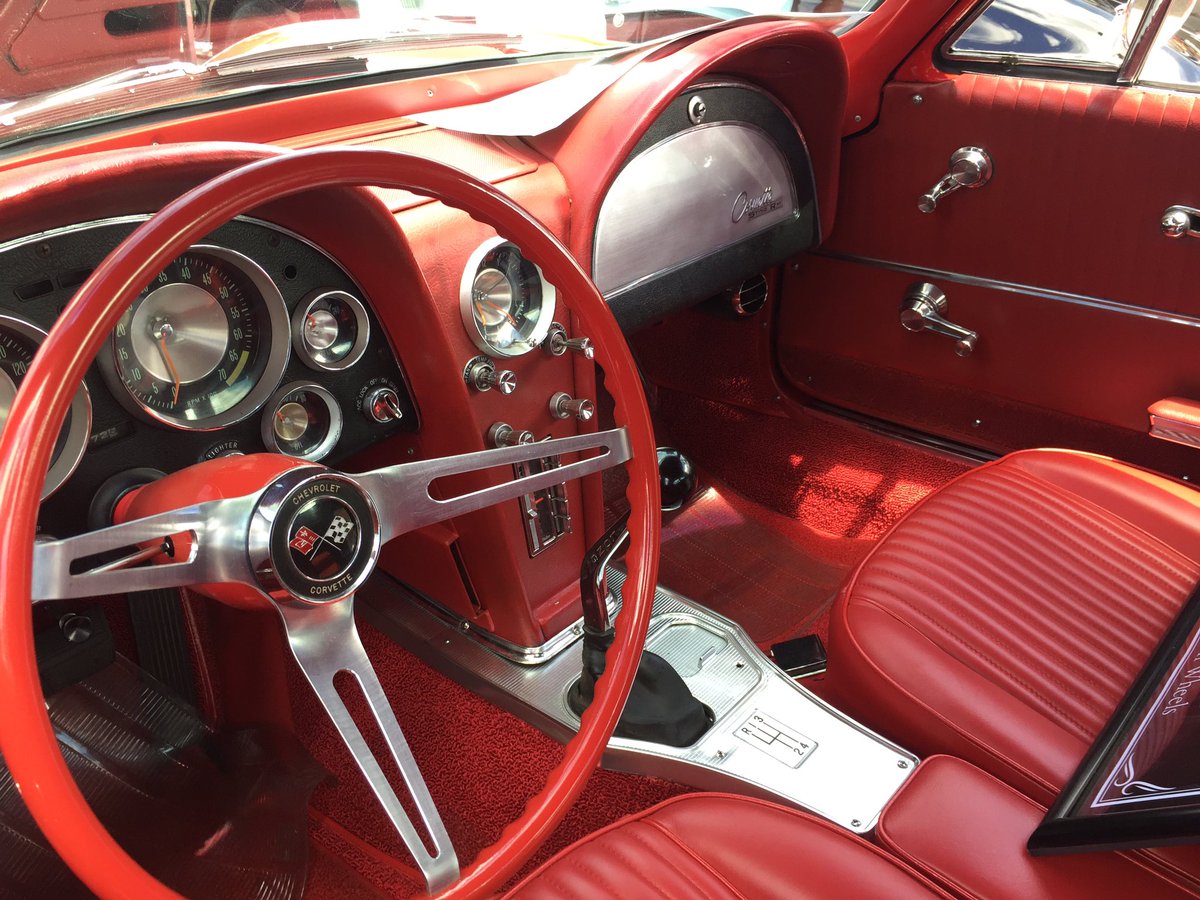 tweetAprilRose's tweet photo. Here’s an up close #BarrettJacksonNOW look for @harrisxu45 on that beautiful ‘63 split window 🙏🏻🙌🏻 lot #682.1 https://t.co/V8P6WfM7yW