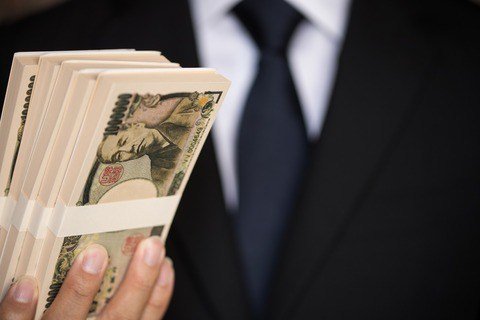 kasou_block's tweet photo. アホ金持ち「お金…たくさん…（ﾆﾁｬｧ）」ワイ「日本銀行券だぞ」 https://t.co/a5efvZjd6R https://t.co/pJEHPksOSs