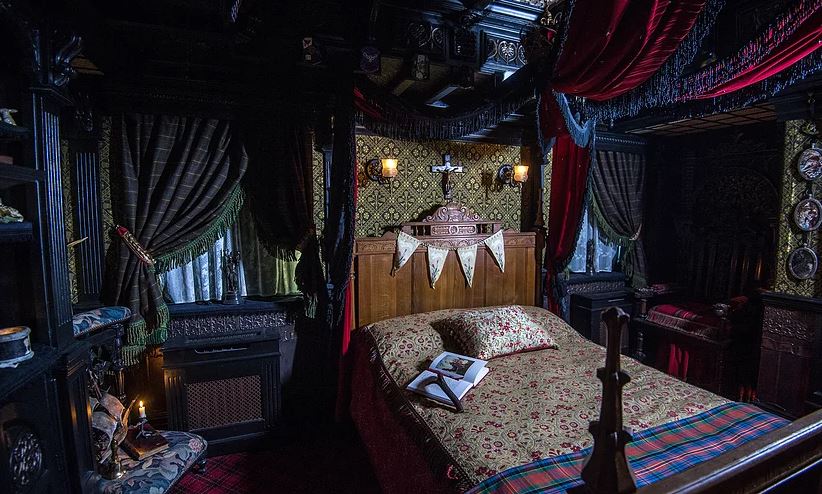#England ist bekannt für seine Spukhotels. Doch diese Unterkunft vor den Toren von #London hilft nach und verspricht seinen Gästen schaurige Nächte. Ein interaktives Szenario und technische Effekte garantieren Gruselstimmung #scary bit.ly/2Idht5R