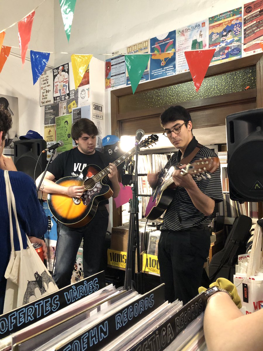 lvstnfound's tweet photo. anyways here's wonderwall  @urpaurpaurpa https://t.co/xJrJXoQcsn