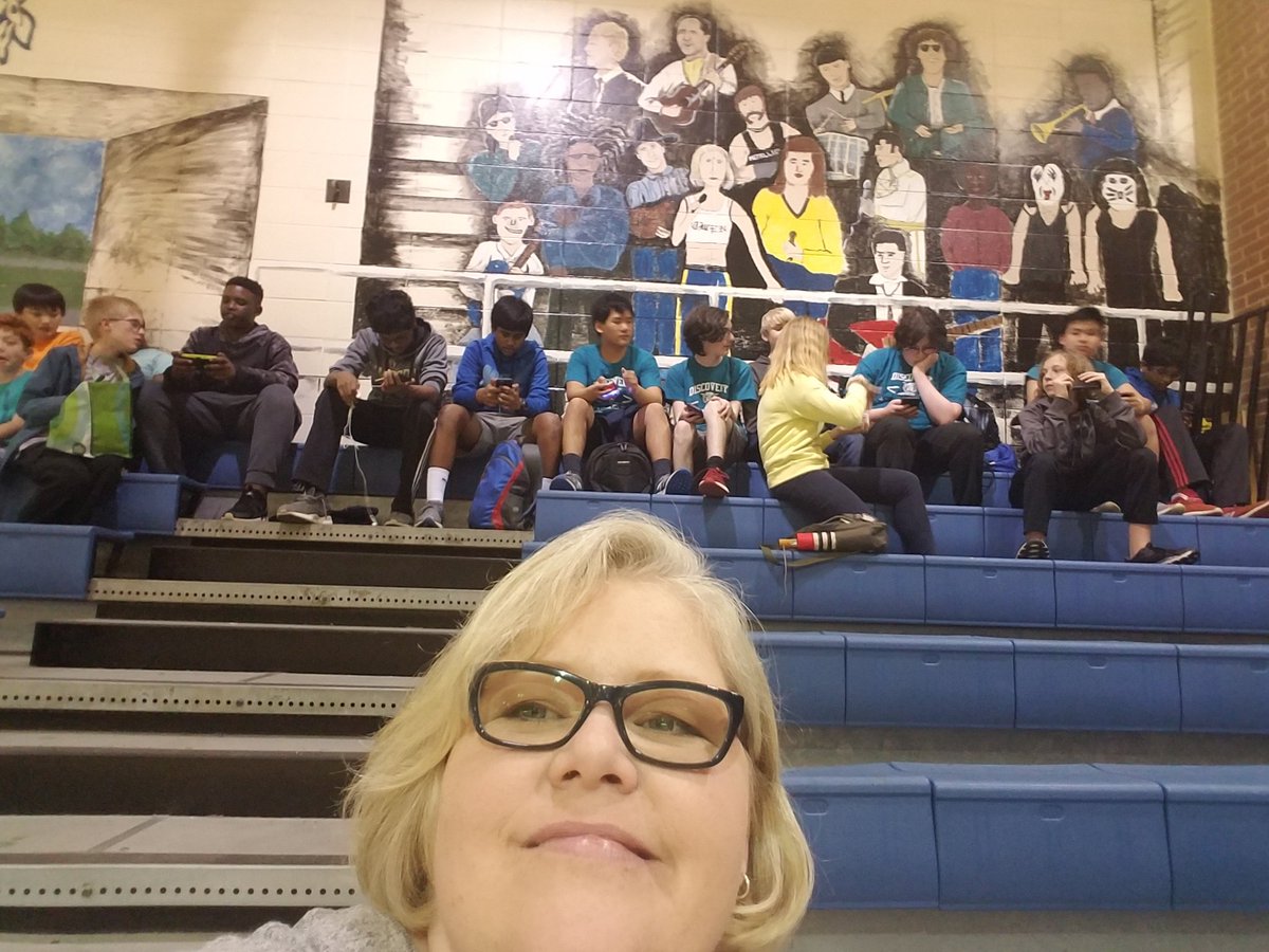 MathwithMaxwell's tweet photo. Hanging out with these cool kids! Waiting for Awards to start. Go DMS. #DMSLearn https://t.co/6QltUlCgOU
