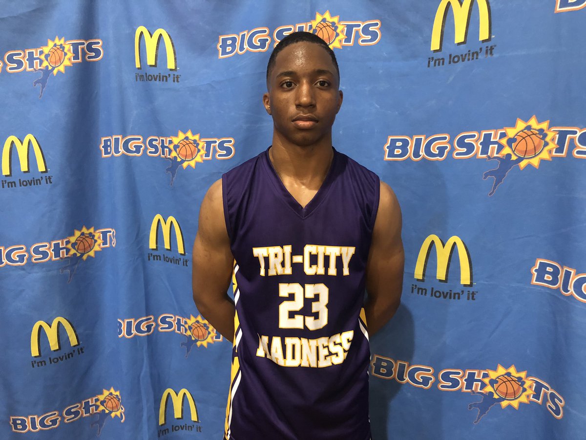 BigShotsGlobal's tweet photo. #BIGSHOTS #SCTIPOFF 16U
Tri-City Madness 46
Harley Widner 11
Justin Morton 11
Carolina Express 40
Jaylen Hollis 12 https://t.co/fTQsQyOcLO